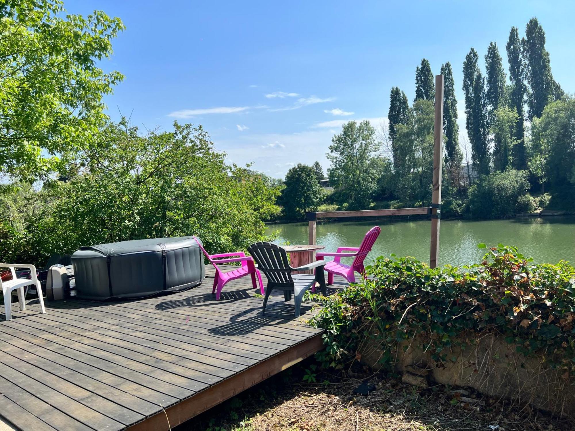 Loveroom En Bords De Meuse Floing Exterior foto